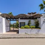 아파트 Luxurious Penthouse With Jacuzzi And Panoramic Sea Views