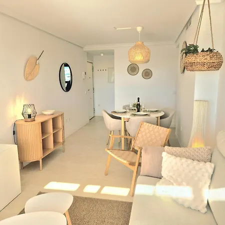 Luxurious Penthouse - Private Jacuzzi, Sea Views And Big Terras Apartmán