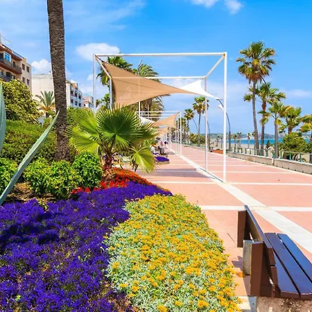 Luxurious Penthouse - Private Jacuzzi, Sea Views And Big Terras Apartmán *