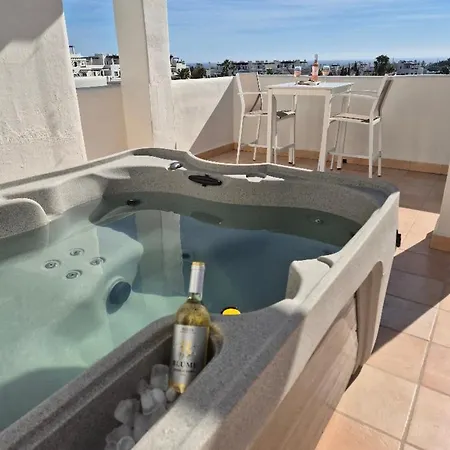 Apartmán Luxurious Penthouse - Private Jacuzzi, Sea Views And Big Terras